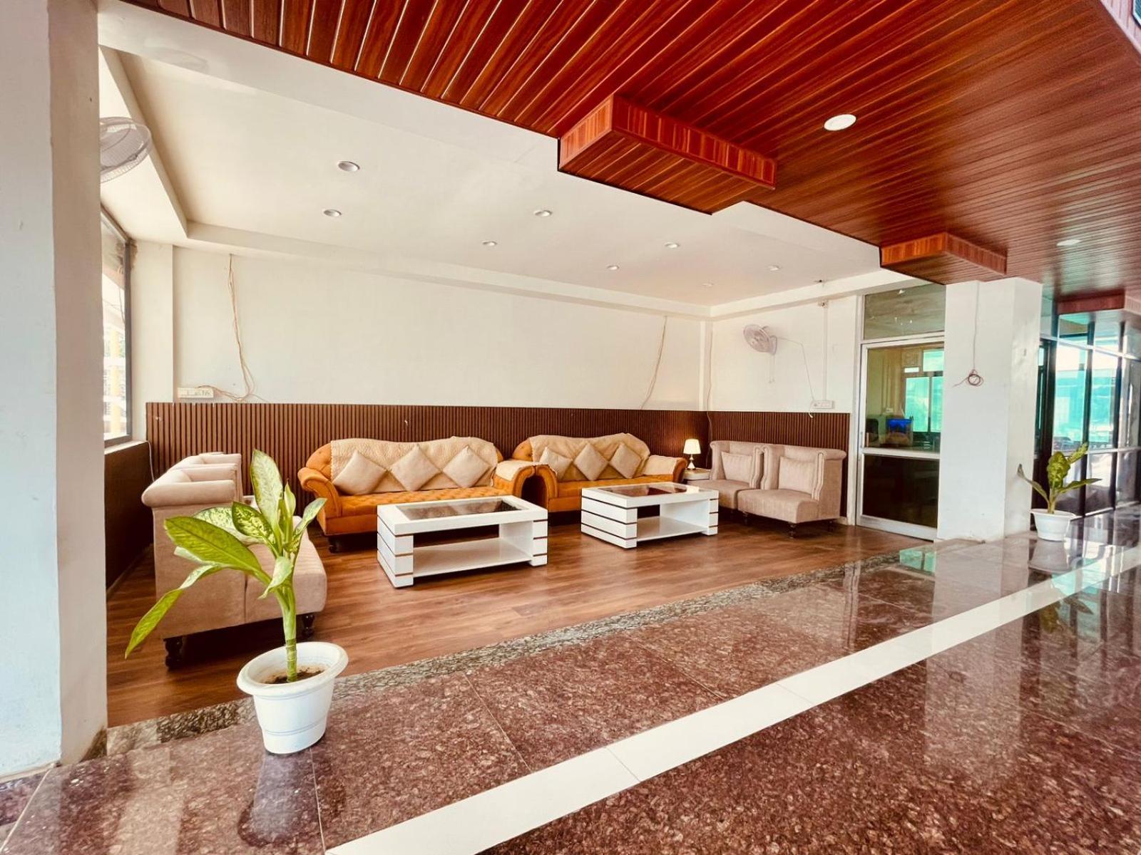 Country Inn Ayodhya - Opposite Airport 外观 照片